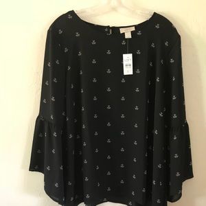 ✨✨NWT✨✨Ann Taylor LOFT Bell Sleeve blouse